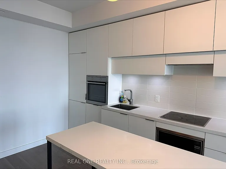 8 Eglinton Ave E #3907 — Photo 5