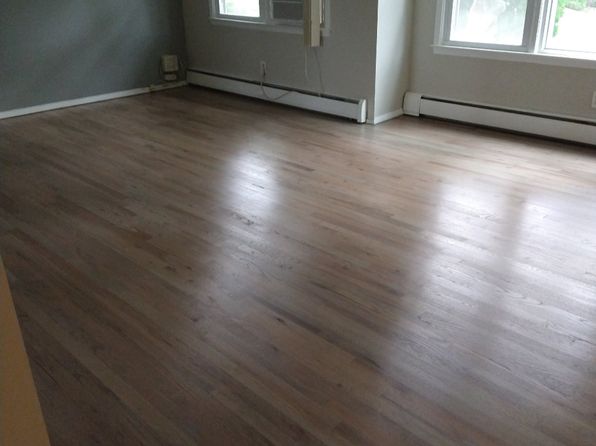 11 Antoine Ct #B, Huntington, NY 11743 – 2-bedroom rental in Huntington