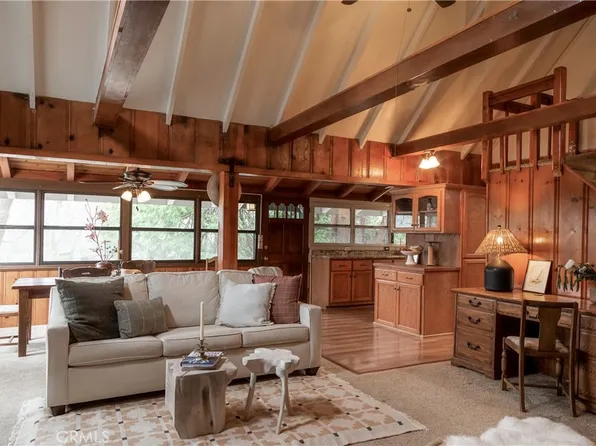 23696 Manzanita Dr, Crestline, CA 92325