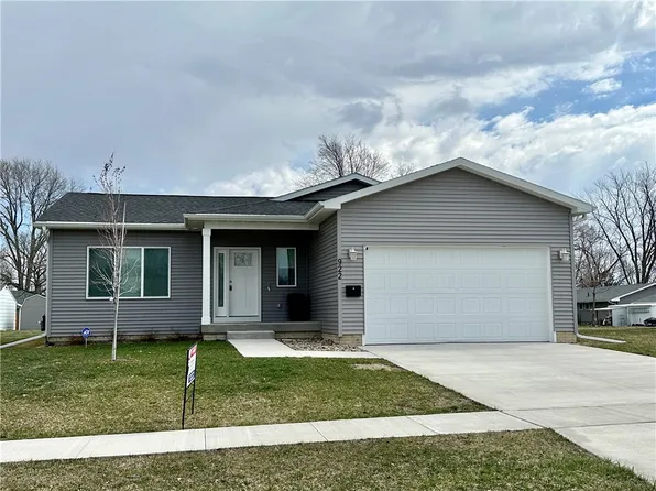 922 E 9th St N, Newton, IA 50208