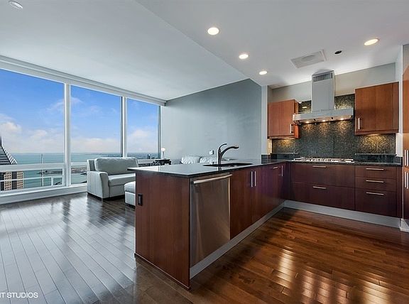 5th image of 401 N Wabash Ave Unit 69F