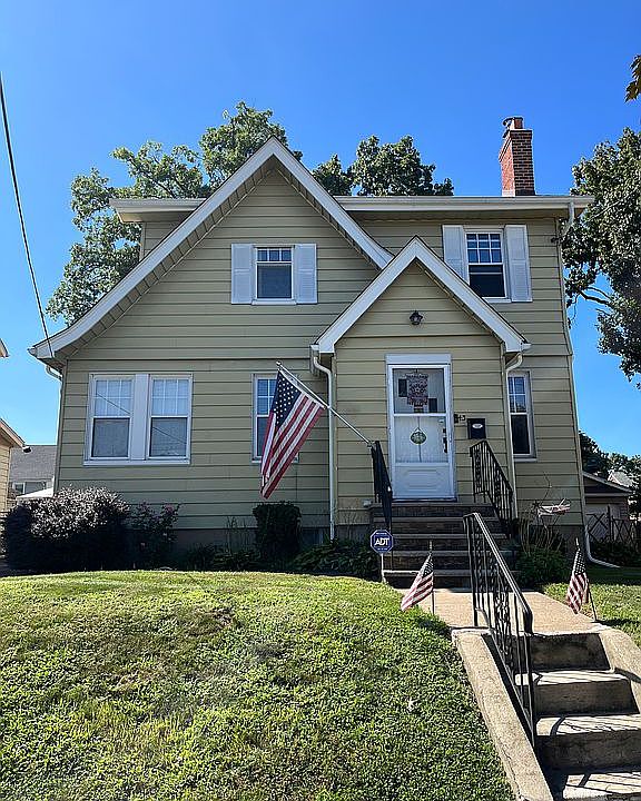 2nd image of 143 Forest St