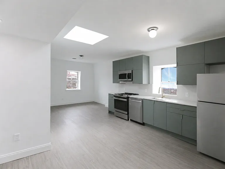 77 Chambers St #4 — Photo 1