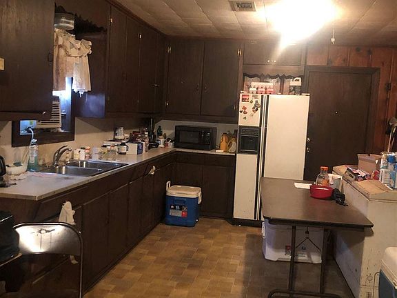3rd image of 211 S 12th St