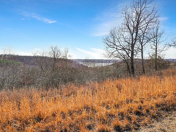 2nd image of 61 Shores Trl