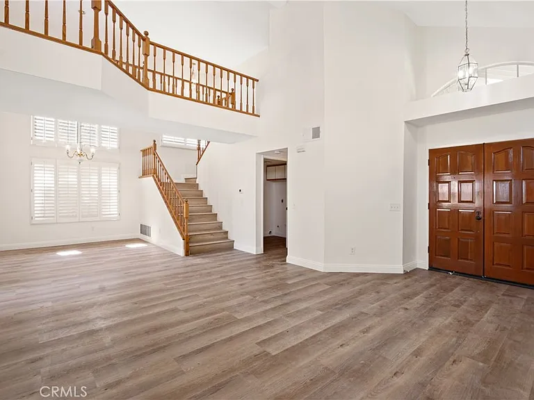 24832 Barclay Ln — Photo 8