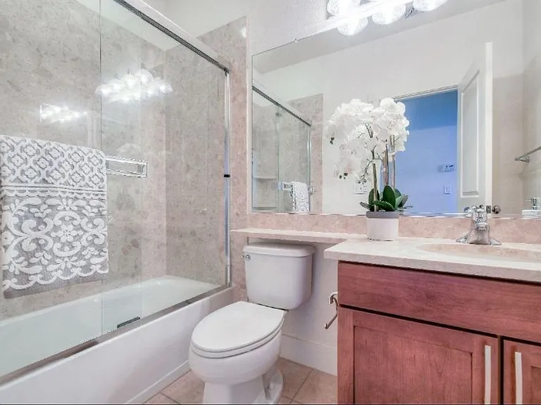 405 Washington Sq #19 — Photo 17