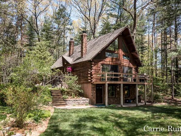 13354 Cone St, Nunica, MI 49448