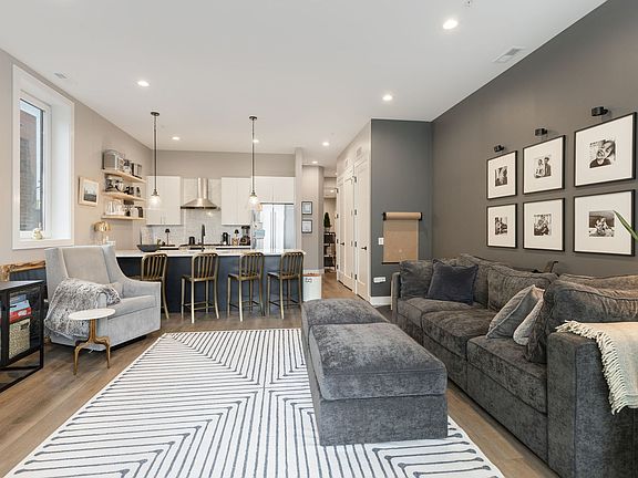 2nd image of 2423 W Fullerton Ave #3A