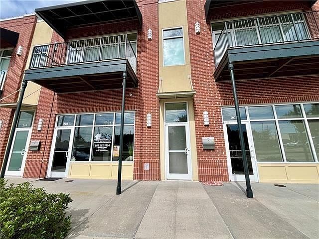 1st image of 206 SW Railroad Ave