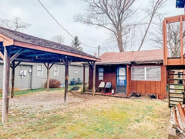 1st image of 4932 Island Dr NE