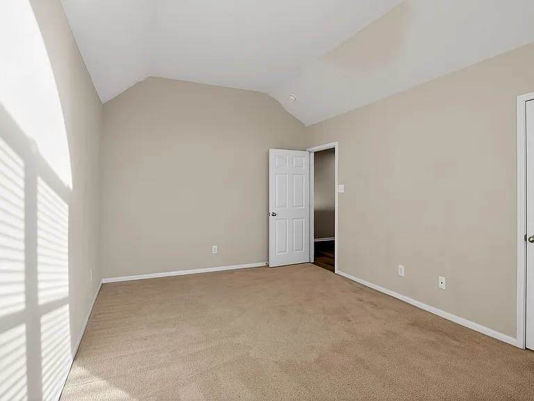 4938 Yearling Ridge Ct — Photo 12