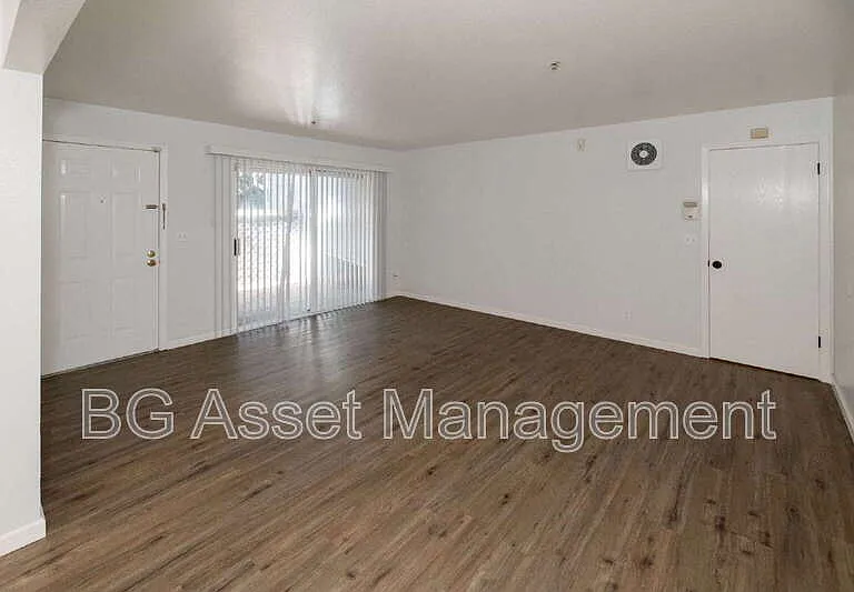 1233 S 56th St #3 — Photo 4