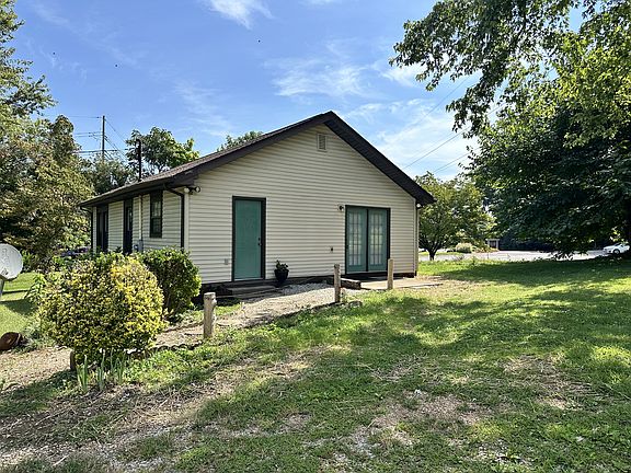 2nd image of 3833 Lonas Dr