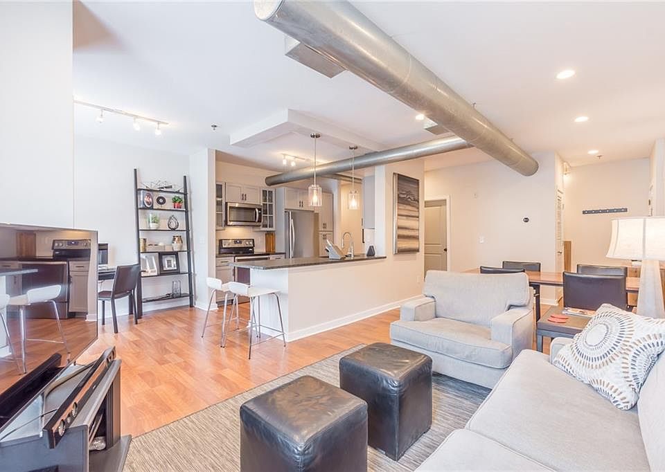 1st image of 800 Peachtree St NE APT 1516