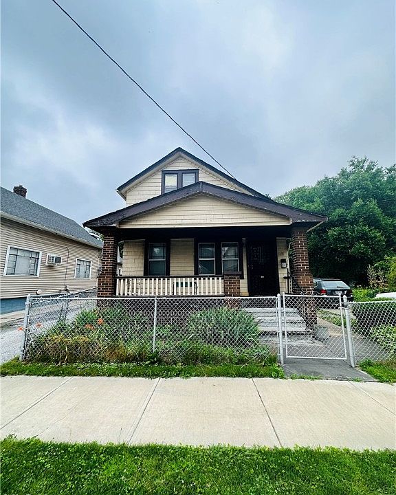 1st image of 1171-1173 E 61st St