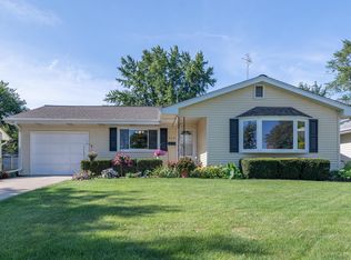 312 Dee Rd, North Aurora, IL 60542