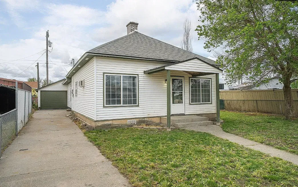 3 bed, 1240 sqft, $1,730 — Photo 1