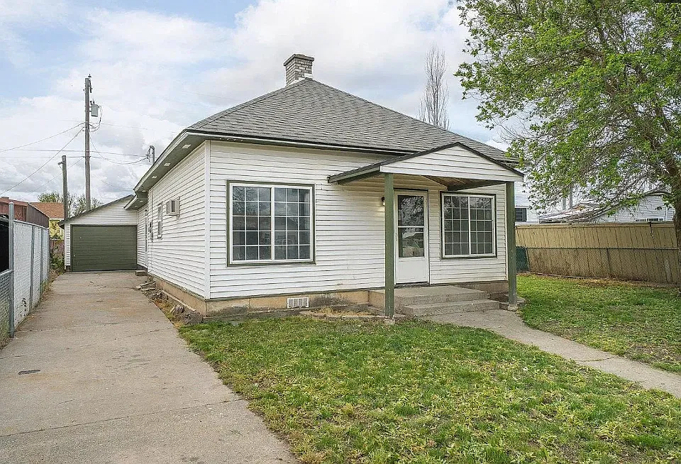 405 W 5th St