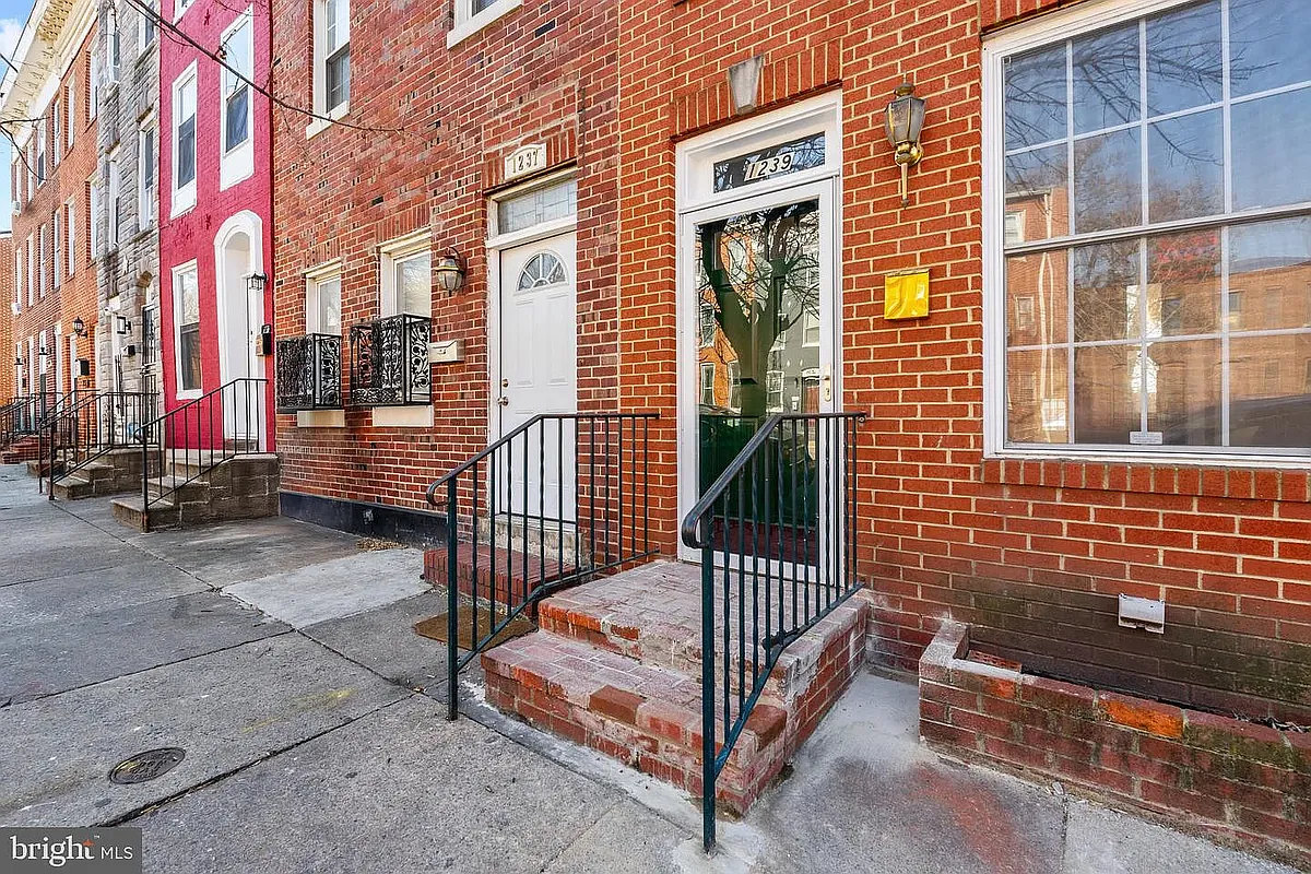 Building Photo - 1239 W Lombard St