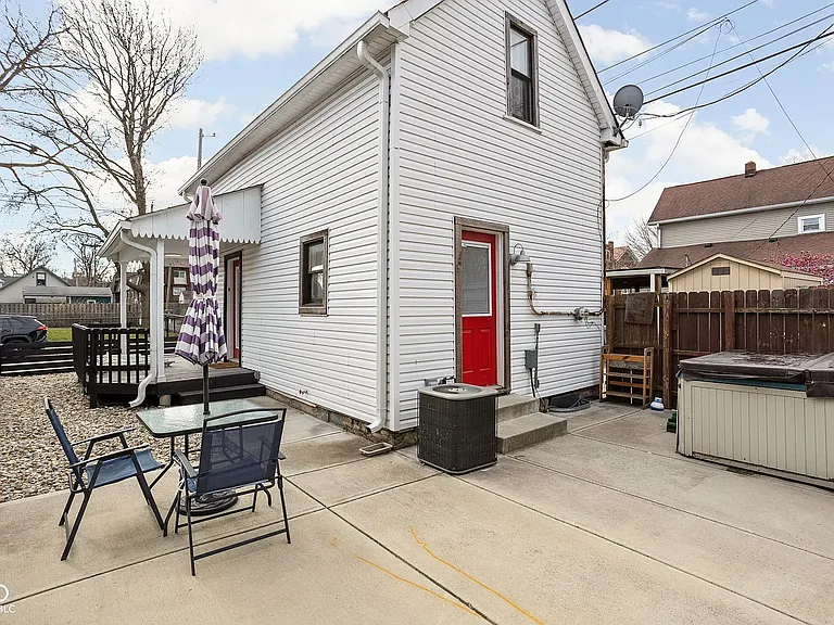 810 Grove St — Photo 24