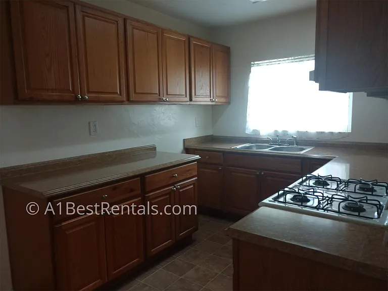 427 Corson Ave — Photo 7
