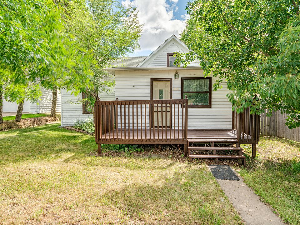 1st image of 207 6th St N