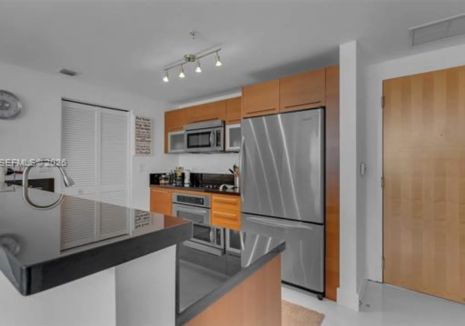 253 NE 2nd St cu-1910, Miami, FL 33132 — Photo 1