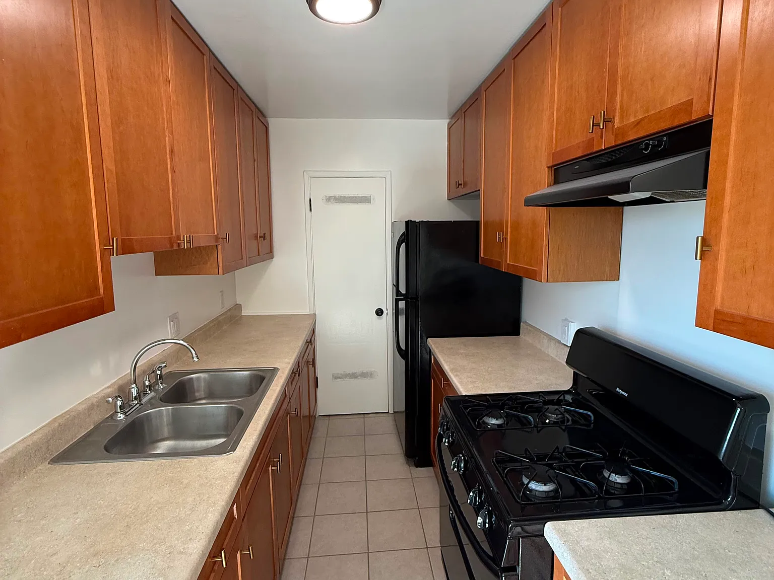 1 bed, 700 sqft, $1,750 — Photo 1