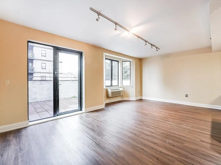 29 1st St #508 — Photo 7