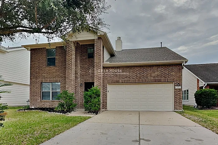 4 bed, 2.5 bath, 2508 sqft, $2,300 — Photo 1