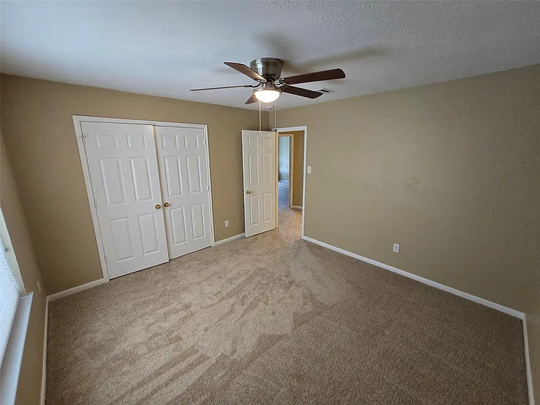 1820 Branch Hill Dr — Photo 33
