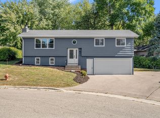 298 Cardinal Ct, Chaska, MN 55318