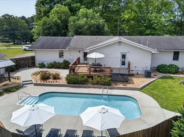 679 Ball Ground Rd, Ball Ground, GA 30107