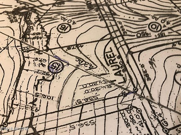 5th image of Street Place Loop