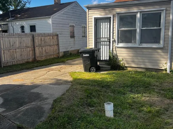 16813 Tireman St, Detroit, MI 48228