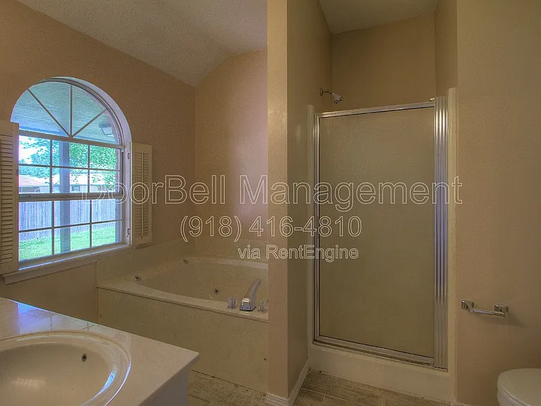 2520 W Honolulu St — Photo 23