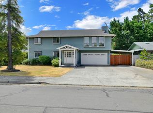 1490 Myrtle Loop, Florence, OR 97439