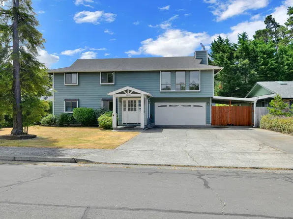 1490 Myrtle Loop, Florence, OR 97439