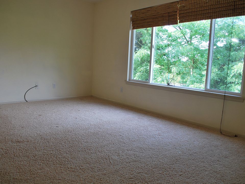 1st image of 22706 SE 12th Pl
