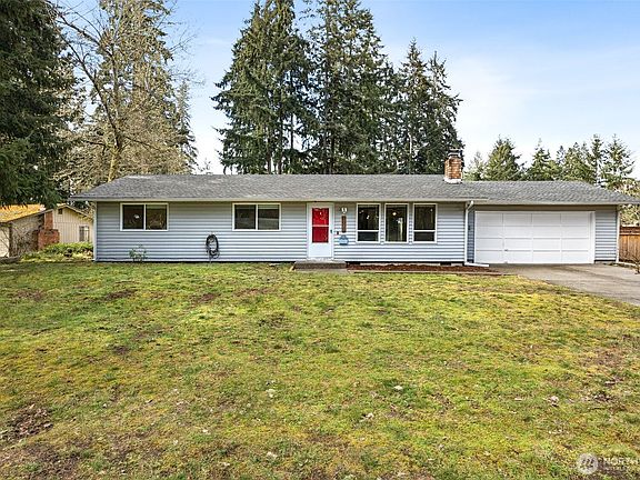 2nd image of 1724 Foxfire Drive SE