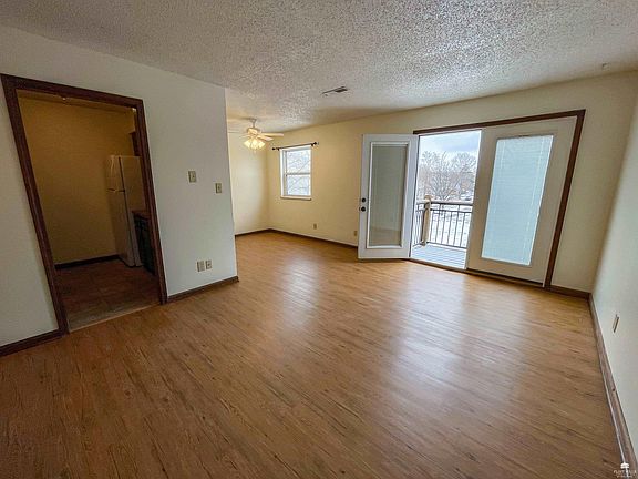 3rd image of 923 Vattier St
