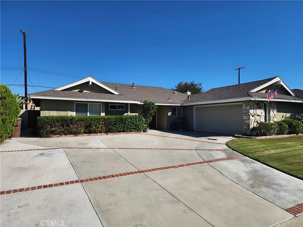 4 bed, 1507 sqft, $4,690 — Photo 1