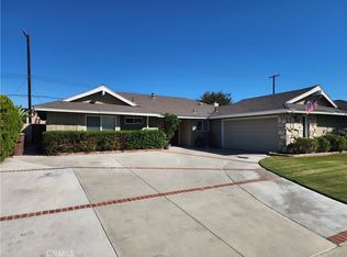 5449 E Garrick Dr, Anaheim, CA 92807