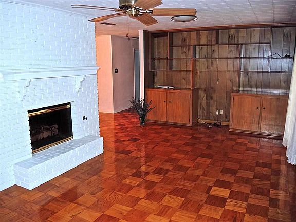 2nd image of 363 E Saint Francis St