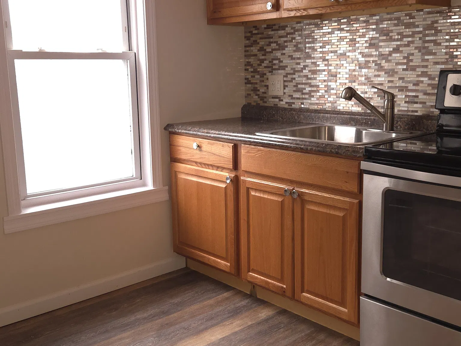 3 bed, 1000 sqft, $2,600 — Photo 3