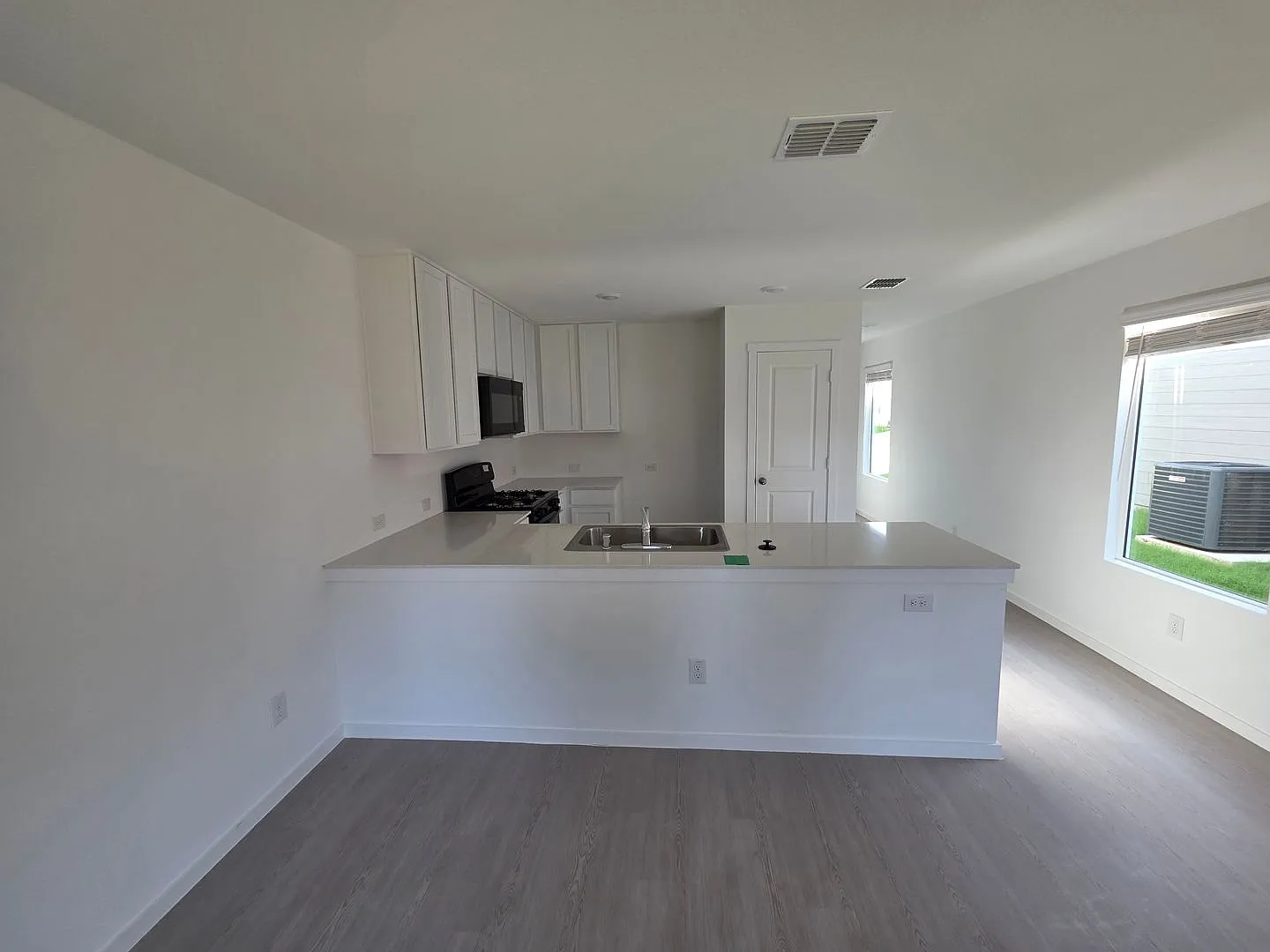 New Build Perfection: 3 Bedroom, 2.5 Bath Gem in Growing Community! — Photo 3