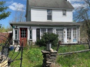 27 Clum Hill Rd, Haines Falls, NY 12436