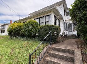 17th and Oxford Triplex, 1