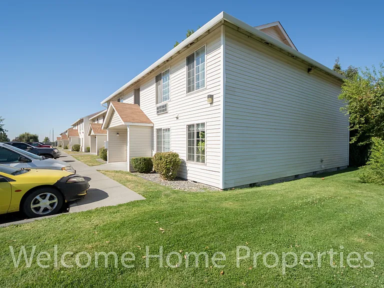 101 Kenwood St — Photo 4